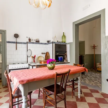 Apartment Domus Perrone Liberty *